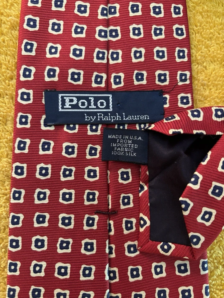 Corbata de seda Polo Ralph Lauren roja con cuadrados azules y blancos 4 x 55,5 hecha en EE. UU. USADA EN EXCELENTE ESTADO Foto 2 de 4