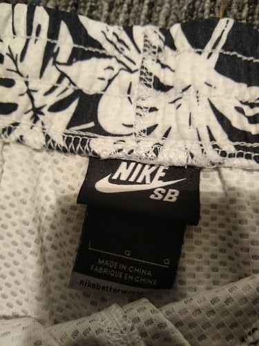 Nike SB Heritage Floral Print Shorts Skateboarding Men's Size Large Black/White - Picture 2 of 12