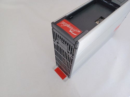 Convertidor de frecuencia Danfoss / VLT5001PT5B20STR3D0F00A00C0 / 175Z0031 / 1.7kVA - Imagen 7 de 11