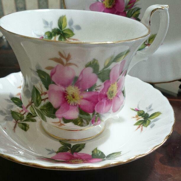 ROYAL ALBERT #03027 Cup Saucer Cake Popularny klasyczny, tani