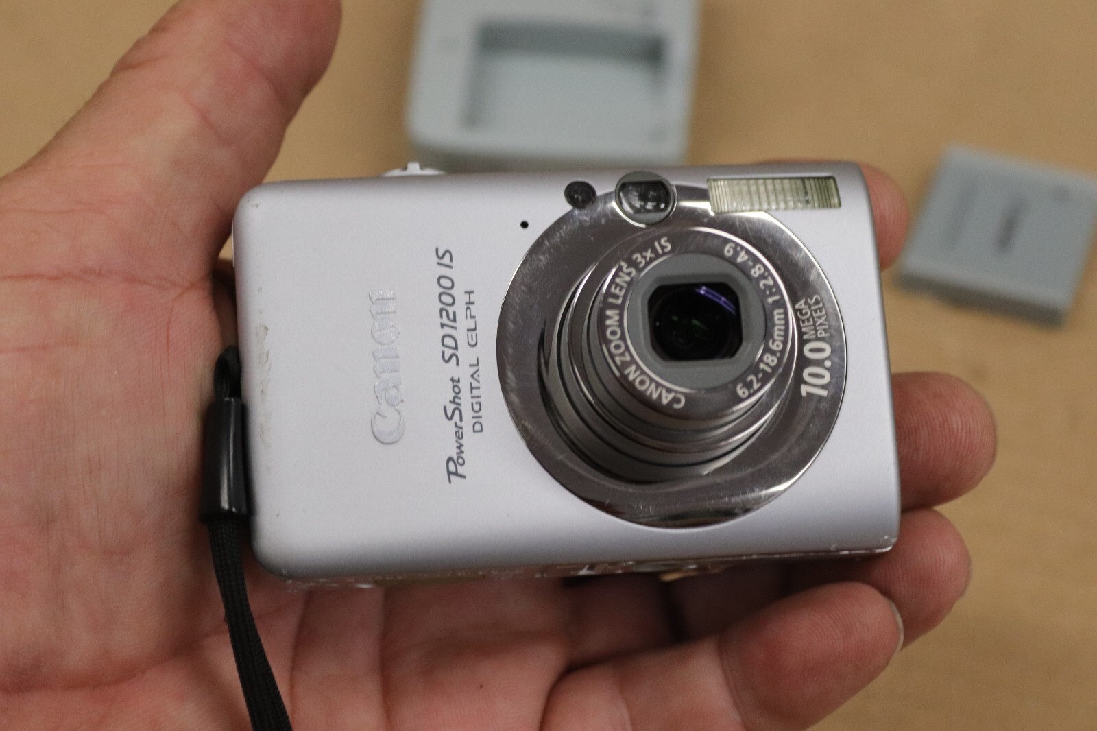 Canon PowerShot SD1200 is Digital Elph Camera 10 MP ,2 Battery, Charger