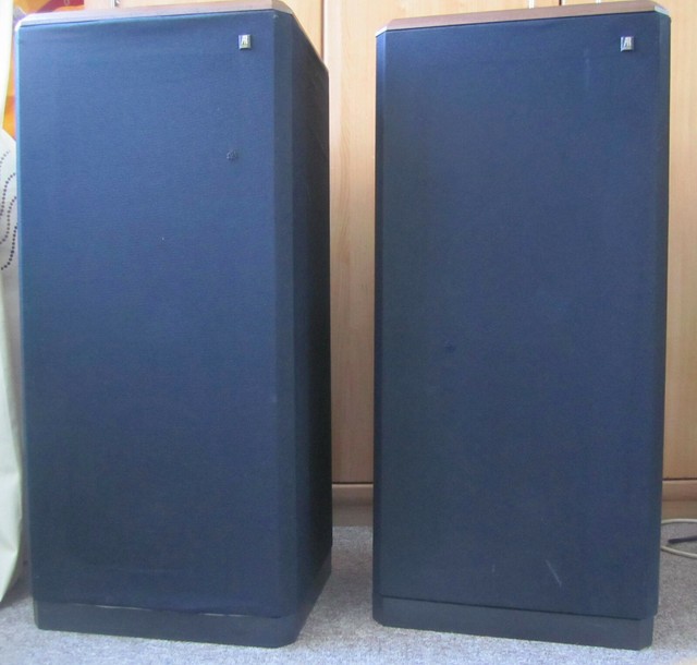 acoustic research floor standing speakers