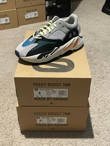 yeezy boost 700 wave runner size 4