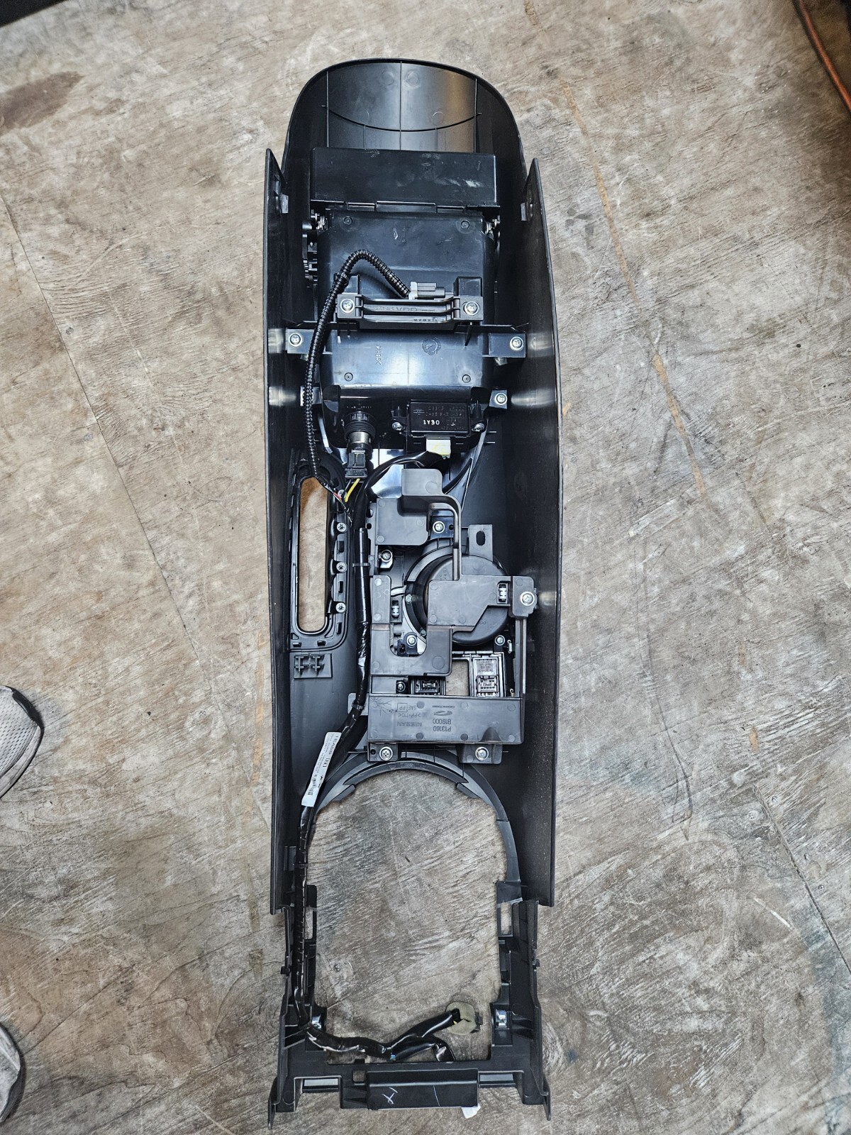 10-17 370z Convertible Black Floor Center Console Storage Bin Cupholders OEM WTY