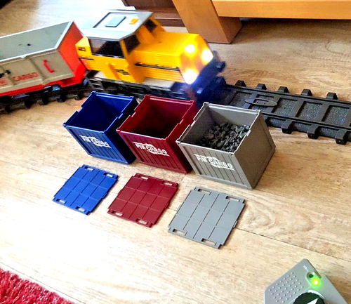 Playmobil 5258 Eisenbahn mit 2 Waggons u. 3 Container,Zubehör + Schienen✔️👍🆗😉 - Bild 18 von 24