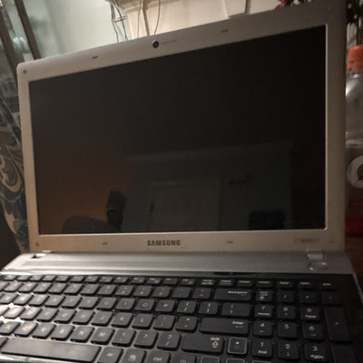 Samsung Notebook Laptop Silver Black Stylish Portable Computer