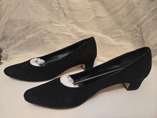 vaneli astyr size 10 narrow black suede low heeled pumps