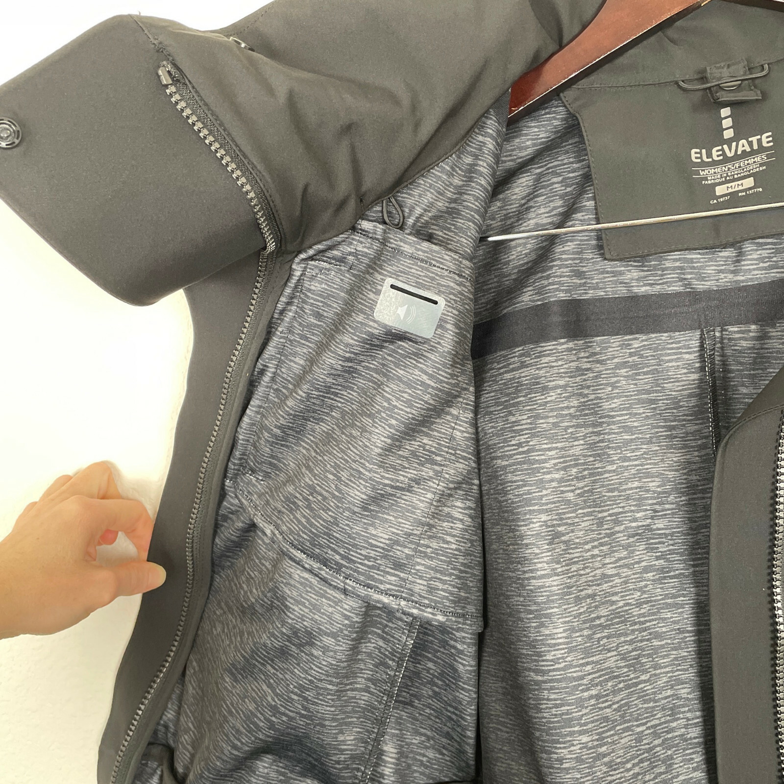 NWT Elevate MANHATTAN Softshell Jacket w/ Hood Bl… - image 11