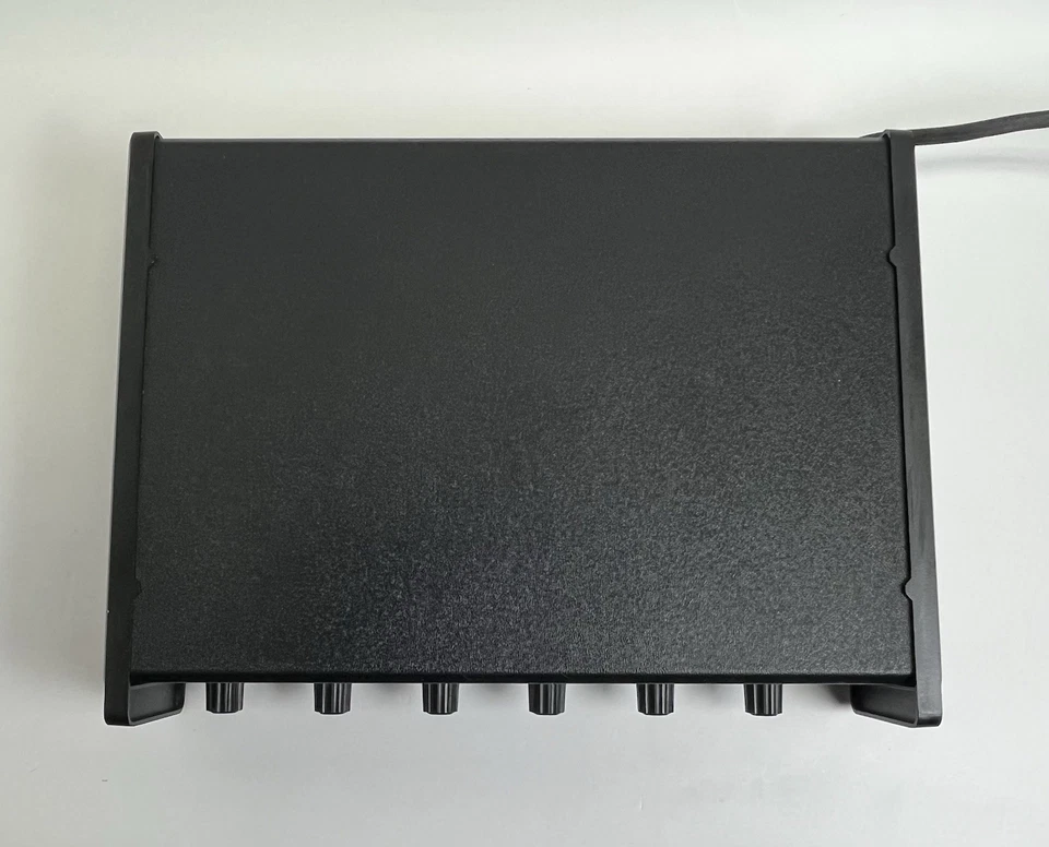 Shure M268 4 Channel Microphone Mixer - Black - Image 3 of 4