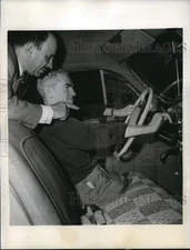 1946 Press Photo Simon Rappaport and John Crisconi in Philadelphia, Pennsylvania