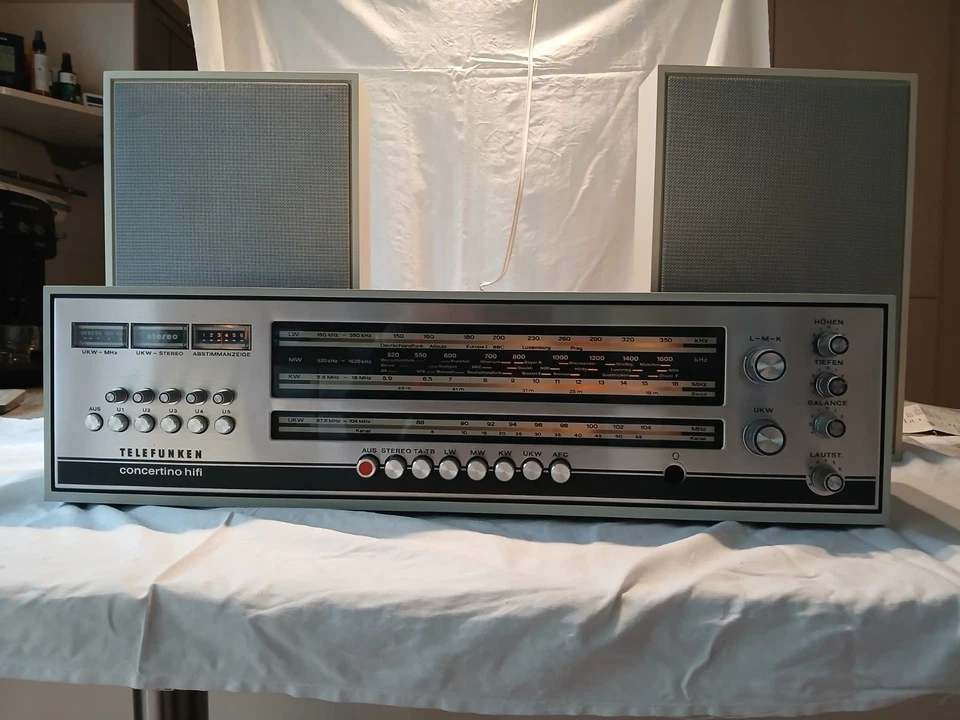 Telefunken Concertino  hifi 201 V mit Dual Hifi-Lautsprecherboxen