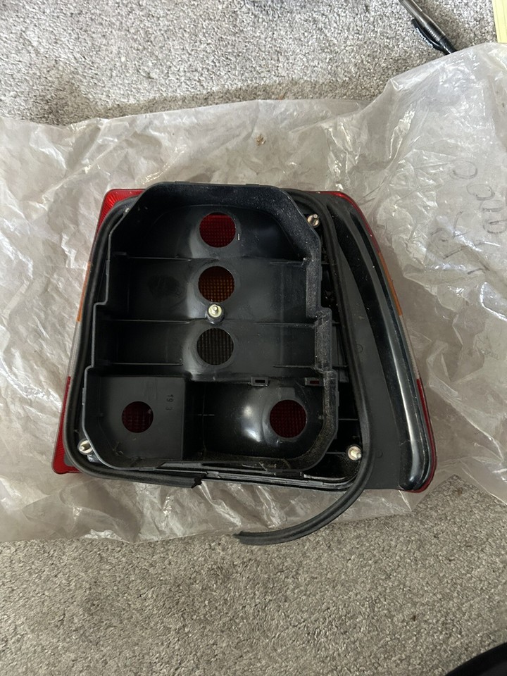 Used High-Mounted Brake Light Assembly For Saab 9000 & Classic 900 Hatchback – Hella, Red Lens
