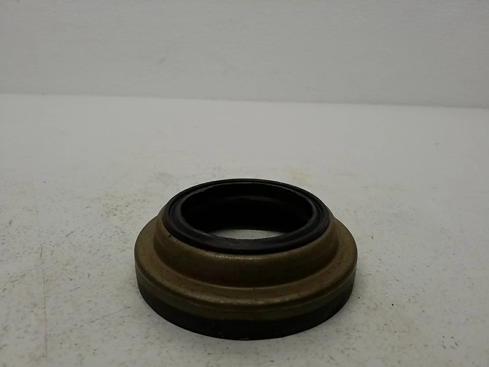 Уплотнение заднего колеса 3195 National Automotive 3195 - Изображение 3 из 4