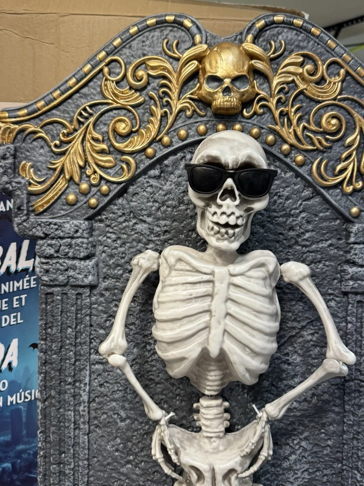 万圣节动画骨架墓碑带音乐和灯光 3 英尺 (1 米) — 第 3/4 张图片