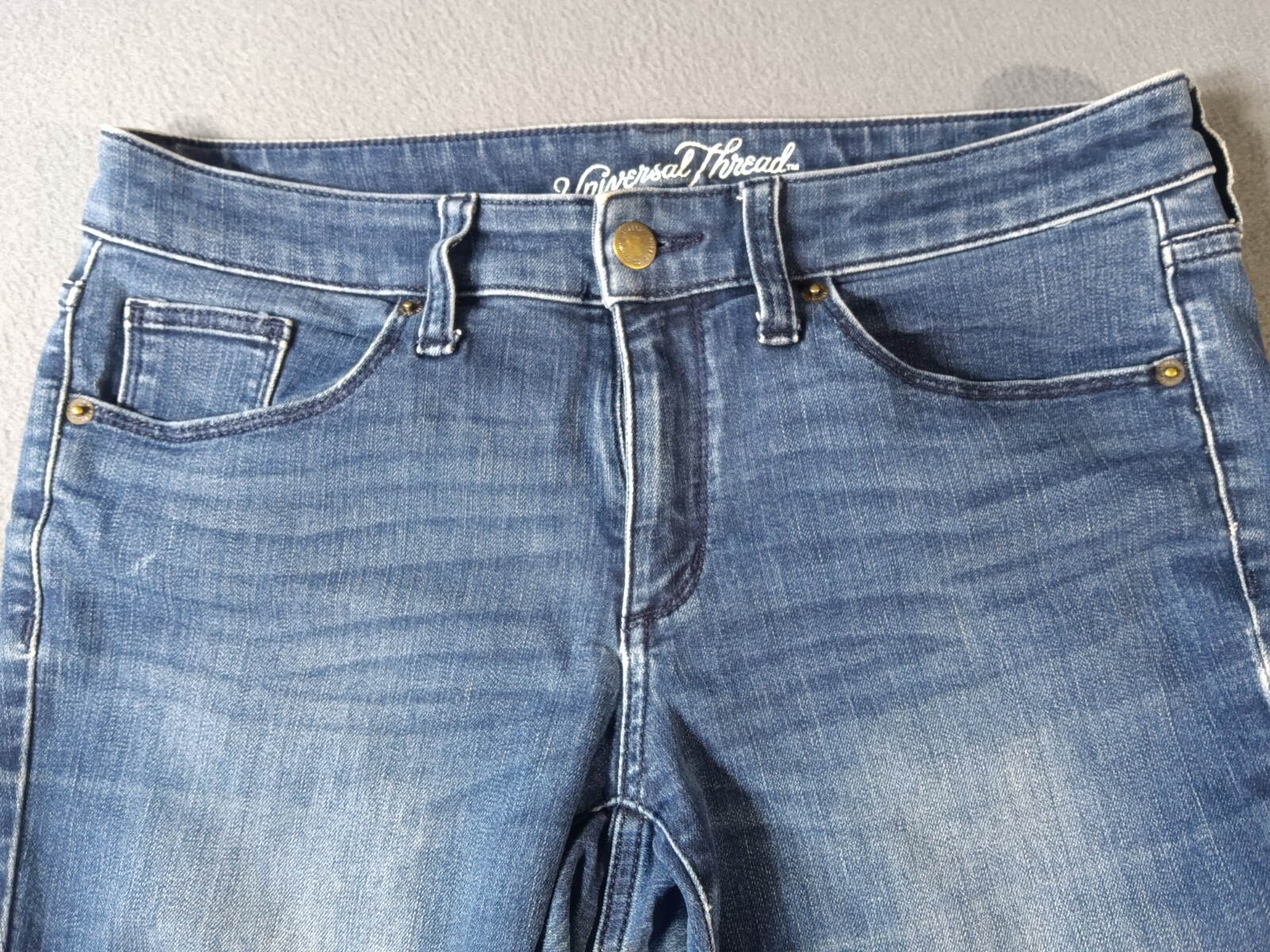 Universal Thread Women's Jeans Mid Rise Skinny Size 6/28R Distressed Blue