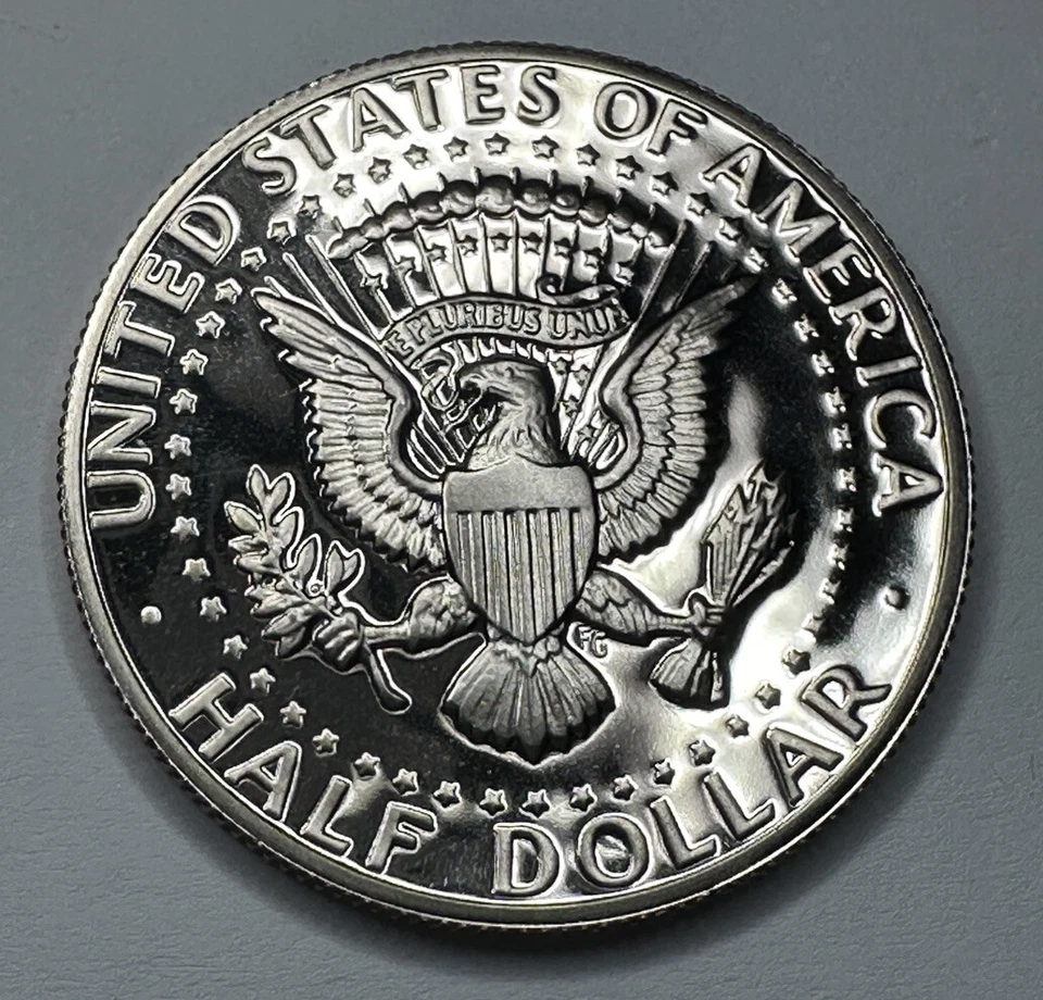 1977-S Kennedy Half Dollar PROOF 50cent Piece Coin from US Mint Proof Set - Image 2 of 4