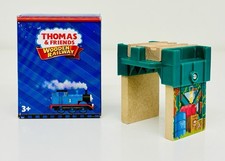 Thomas Friends Wooden Railway Green Track Riser CGL54
