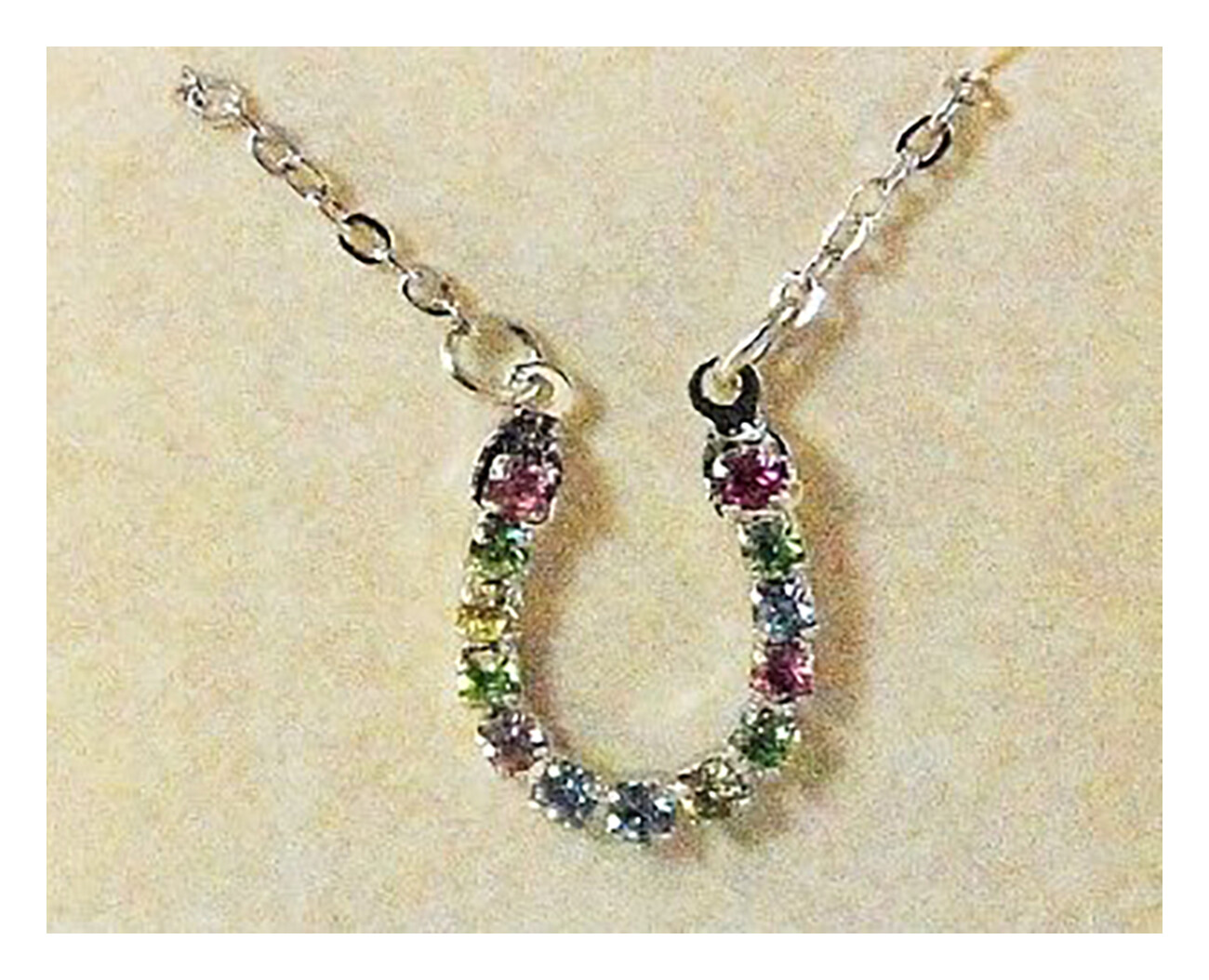 Штрих Подкова Ожерелье Горный Хрусталь Пастель