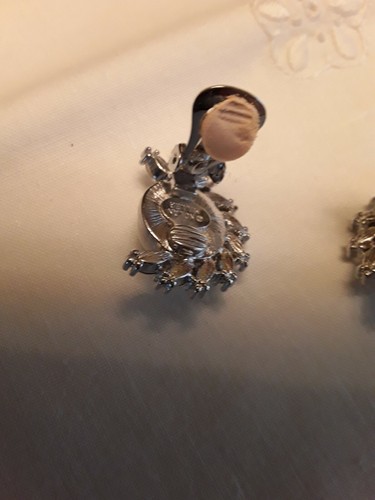 Nolan Miller Pearl and crystal clip earrings - Picture 7 of 7