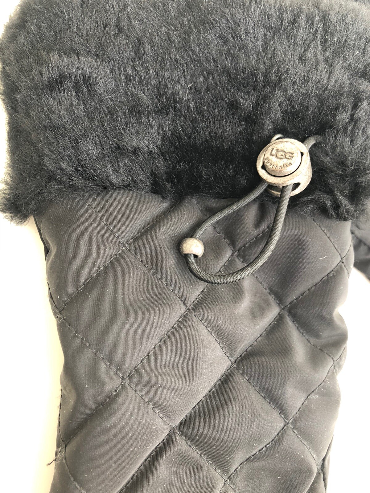 Ugg black nylon and leather gloves. Fur cuffs with toggles image 4