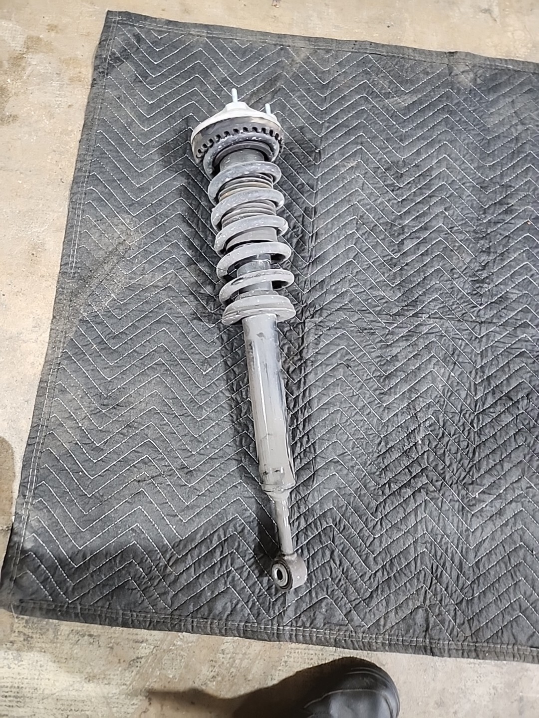 14-17 Maserati Ghibli M157 Front Left or Right Shock Strut Absorber OEM #0045
