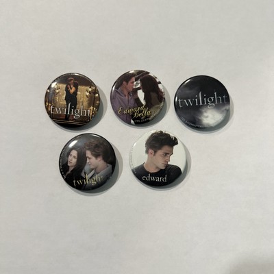LOT OF 5 SUMMIT ENTERTAINMENT TWILIGHT NEW MOONS BUTTON PINS