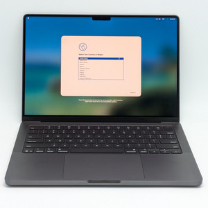 MacBook Pro 14 M5 | eBay