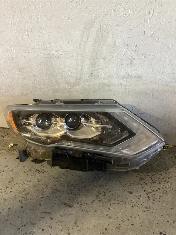 2017-2020 NISSAN ROGUE RIGHT RH PASSENGER SIDE HEADLIGHT OEM USED LED