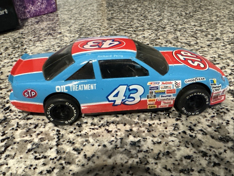 NO BOX Racing Champions 1/24 Richard Petty #43 STP Pontiac Grand Prix ...