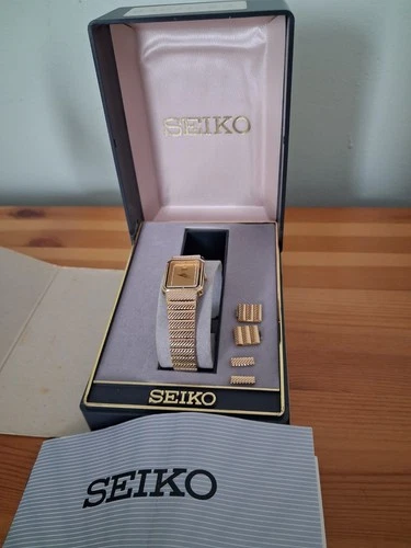 Seiko Vintage (1980s) Ladies Petite Dainty Tank Watch, Gold Plated, Boxed