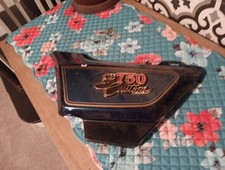 1979 - 1982 HONDA CB750 CUSTOM COVER LEFT SIDE WITH BADGE 83700-425P
