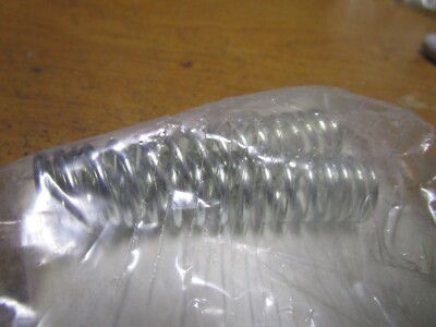 0.625''OD x 0.080'' Wire 2.500'' L #23 Hard Drawn MB Compression Spring QTY 2