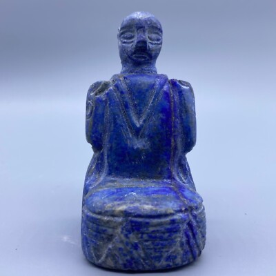 Altes bakterielles sitzendes Idol aus Lapislazuli-Stein mit Schnitzereien