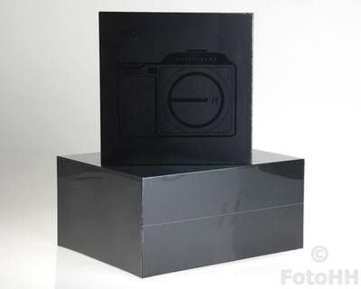 SEALED HASSELBLAD X2D II 100C MEDIUM FORMAT + XCD 2.8 - 4.0 / 35 - 100 LENS NIB