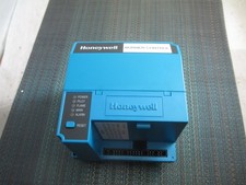 Honeywell RM7895C1020 Burner Control NEW!
