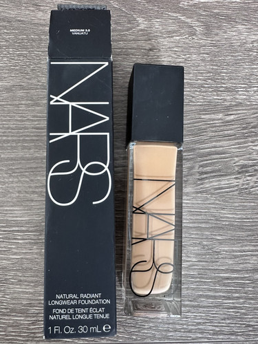 NARS Natural Radiant Longwear Foundation- MEDIUM 3.5 VANUATU - Full Size NIB