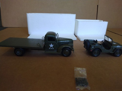 GATE MILITARY 1941 CHEVROLET FLATBED TRUCK AND JEEP - With Chain Strap - Picture 2 of 15