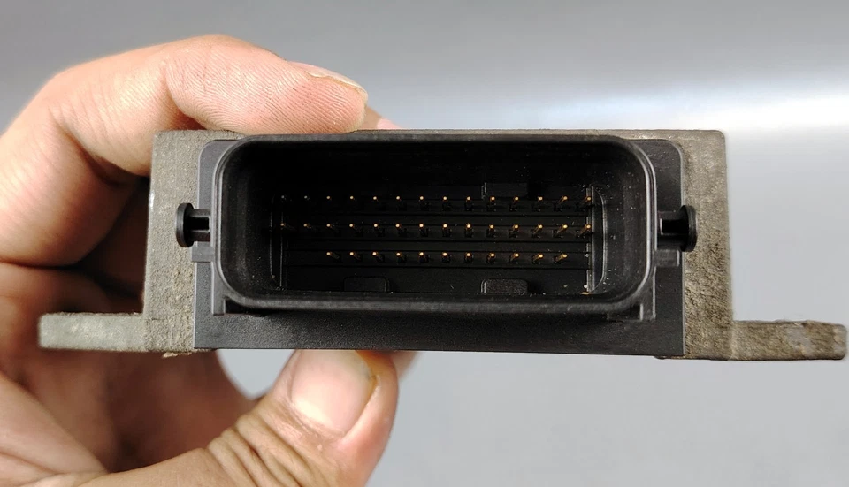 2010 2011 Mazda 3 A/T Transmission Control Module TCM LF8M189E1E G1T01372H3 - Image 2 of 4