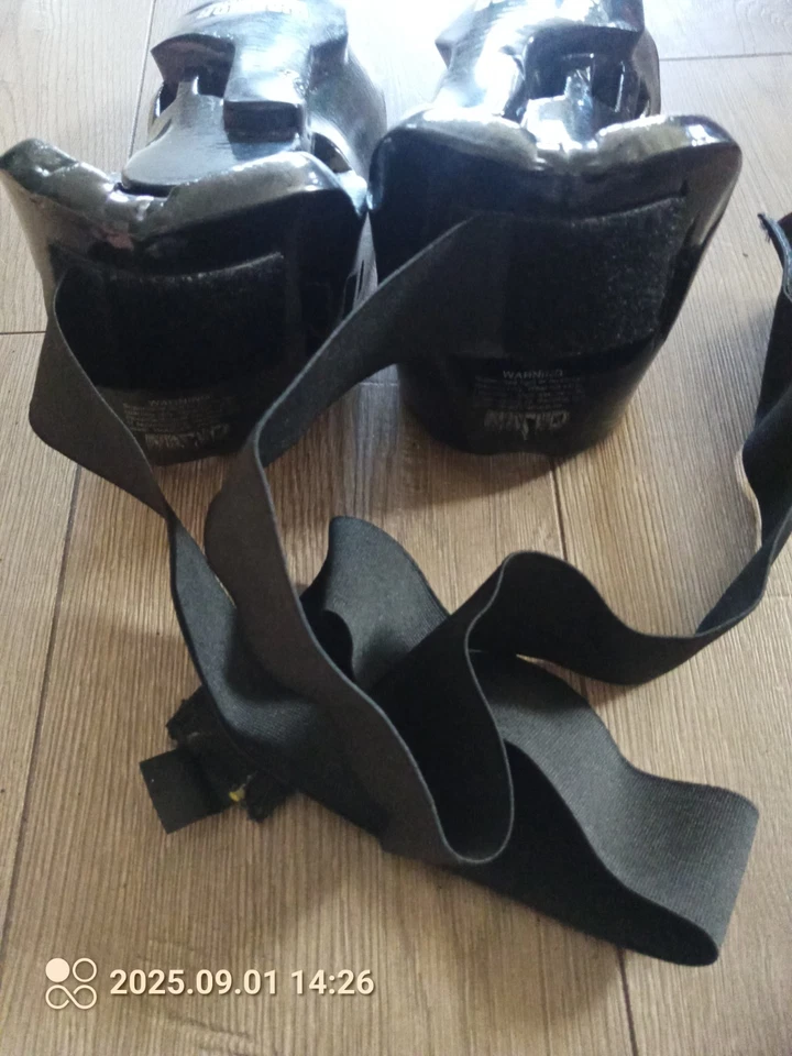 Artes Marciales Pie Kick Gear Guerrero Macho - Juvenil Talla Mediana-Grande 9" Largo Negro Foto 2 de 4