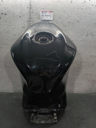 2009 Suzuki Hayabusa oem gas tank Small Dent 0726B11