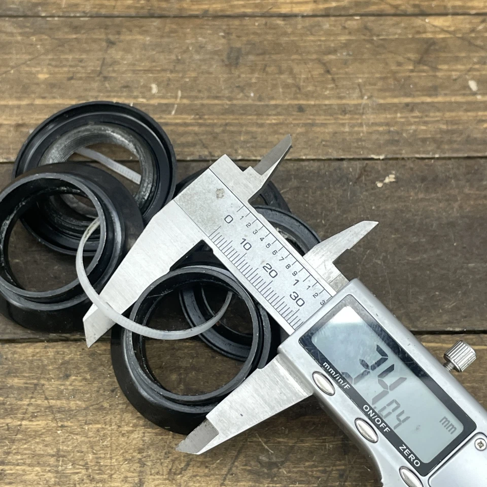 Vintage Shimano Deore LX 1 1/4 Threaded Headset Sealed BEaring 90s MTB - Image 4 of 4