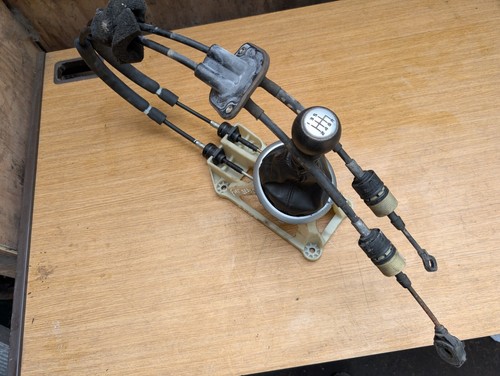 FIAT SEDICI GEAR SELECTOR 5 SPEED MANUAL 1.9 MULTIJET DIESEL 4X4 ** - Picture 2 of 3
