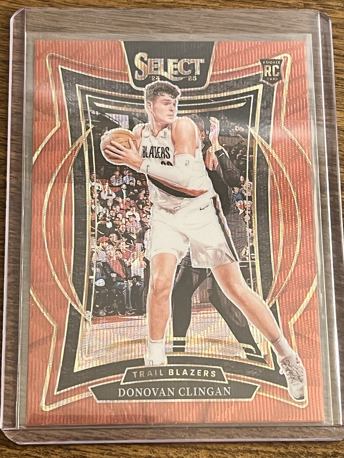 Donovan Clingan 2024-25 Panini Select International Concourse Red Wave Prizm RC