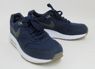 ladies navy nike trainers