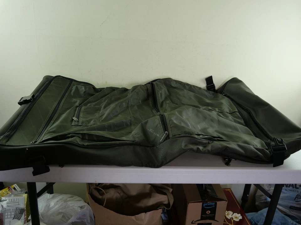 KENNETH COLE Go Equipaje Balístico Verde Profundo Nylon Armario Maleta Plegable NUEVO Foto 3 de 4