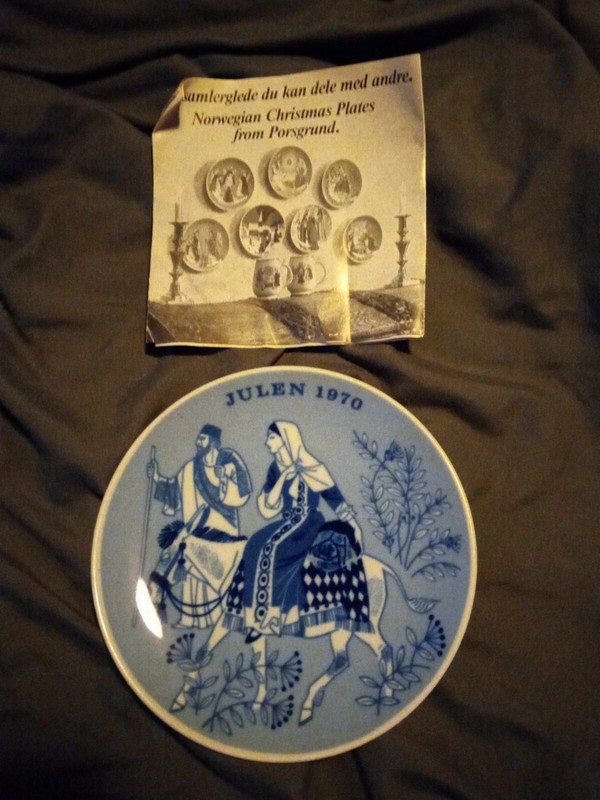1970 Julen "On The Road To Bethlehem" Norwegian Christmas  Plate and Pamph