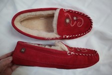 Dark Red Suede REI Shearling Lined Embroidered Slippers 10