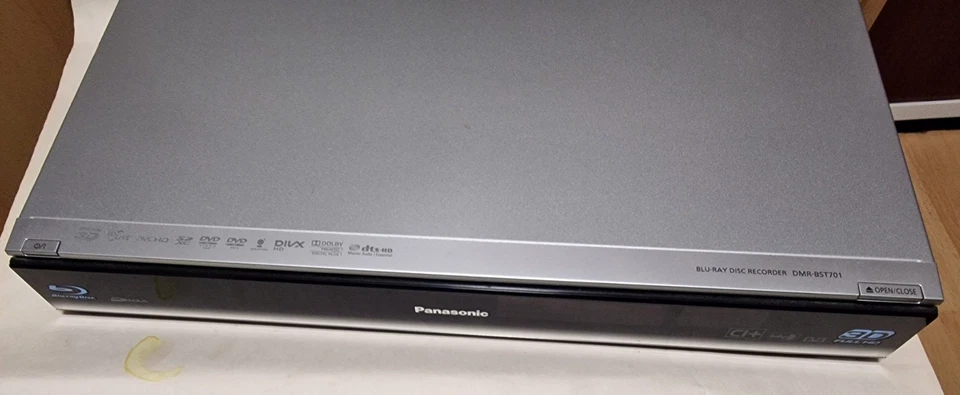 Panasonic Blu-ray DISC Recorder DMR-BDT701EG .