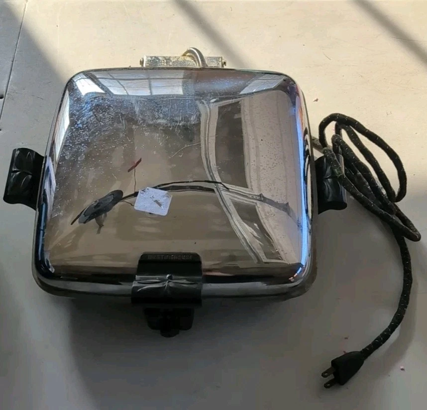 Westinghouse Model WB-501 Vtg USA Made Electric Counter Top Waffle Maker Tested