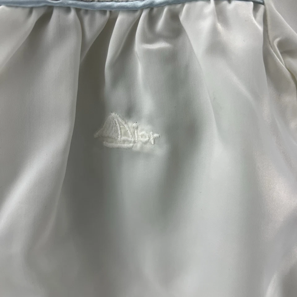 Vestido de bautizo infantil vintage Baby Dior blanco satinado hecho en EE. UU. Foto 2 de 4